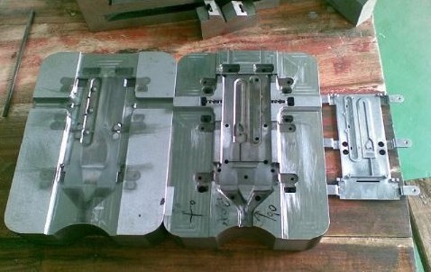 压铸模具